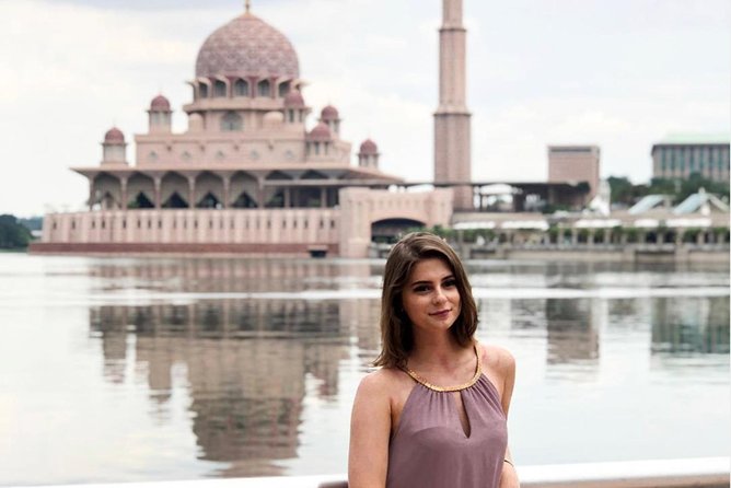Malacca Instagram Tour: Most Famous Spots (Private & All-Inclusive) - Jonker Street: shops, food and a short browse