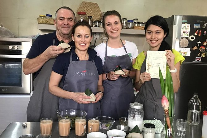 New Malaysian Kitchen Cooking Class and Garden Tour - Start with flower tea and a garden walk