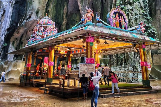 Private Batu Caves, National Mosque & Religious Tour with Lunch - Central Market: souvenirs, crafts and a final browse