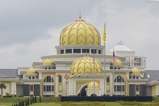 Private FullDay Tour includes Petronas Twin Towers & Batu Caves - Petronas Twin Towers: the day’s booked highlight