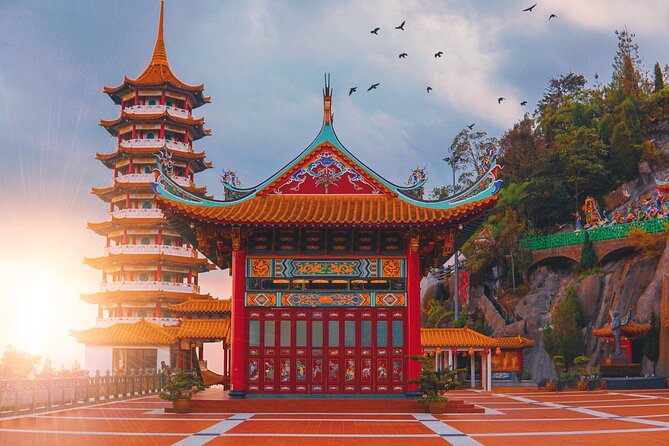 Private Genting Highlands & Batu Caves Trip with Cable Car Ticket - Genting Premium Outlets: shopping beside the lower station