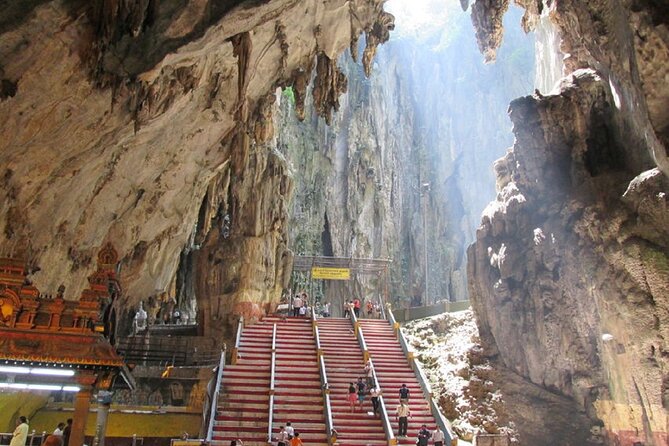 Private Half-Day Batu Caves and Cutural Tour in Kuala Lumpur - National Mosque: check the day and dress code