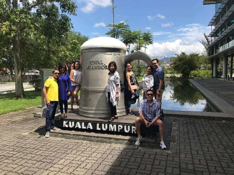 Private KL City Tour with Petronas Twin Towers & Batu Caves - The guide and vehicle shape the experience