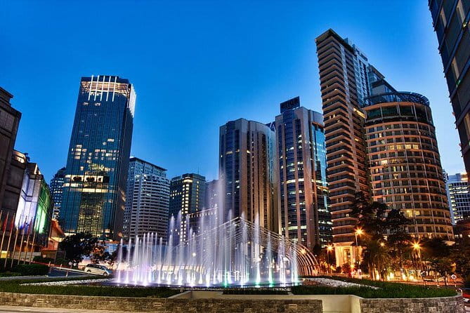 Private Kuala Lumpur City Tour : Petronas Twin Tower & Batu Caves - Chinatown and Central Market: city life and local crafts