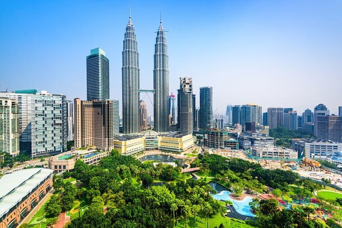 Private Kuala Lumpur City Tour : Petronas Twin Tower & Batu Caves - Merdeka Square: where the civic story comes into view
