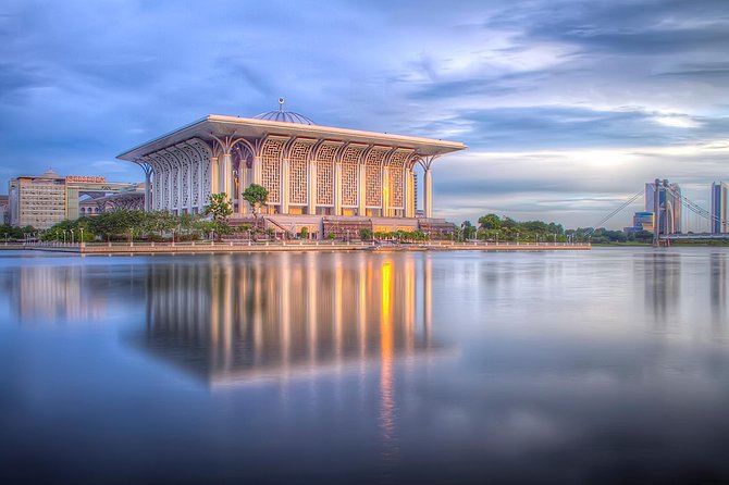 Putrajaya City Tour with Batu Caves & Sight Seeing Cruise - What the private format is worth