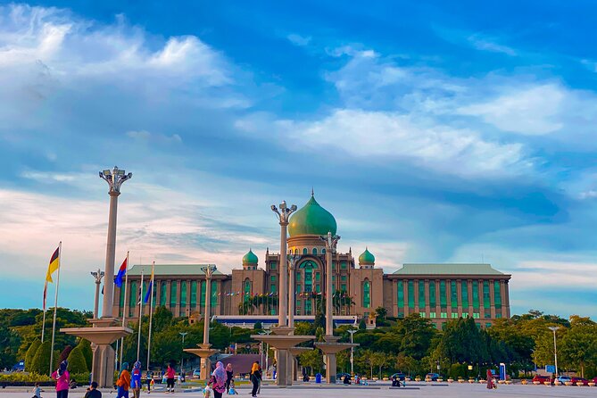 Putrajaya Half Day Tour with Pink Mosque & River Cruise(SIC) - Putra Mosque calls for modest, practical clothing