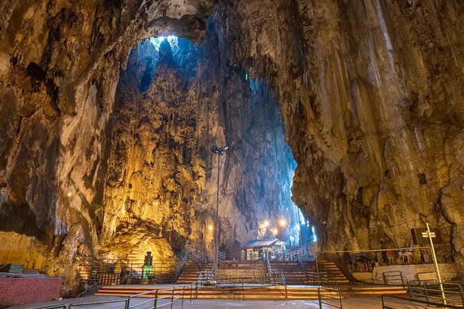 Ten Wonders Of Kuala Lumpur Shared Tour - A fast route from Batu Caves to Chinatown
