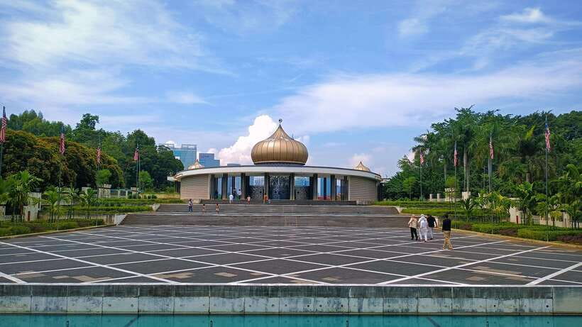 The Great Kuala Lumpur Tour with KL Tower Ticket & Lunch - Who should book this Kuala Lumpur tour?