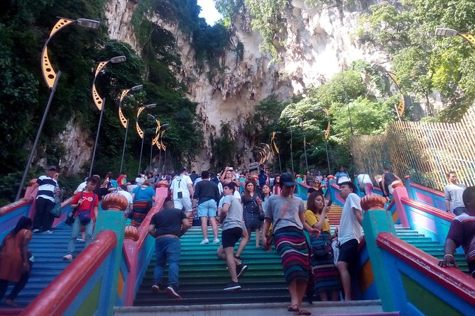 Wonders of Kuala Lumpur City & Countryside + Batu Caves (Private Guided Tour) - Guide commentary matters, with one caveat
